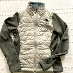 The North Face coat size M. Great condition.
